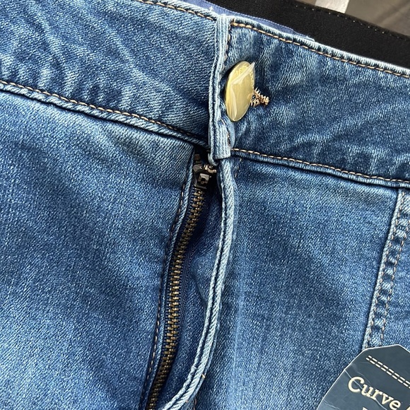 Democracy Ab"solution® High Rise Vintage Blue Denim Plus Shorts. - Picture 10 of 12